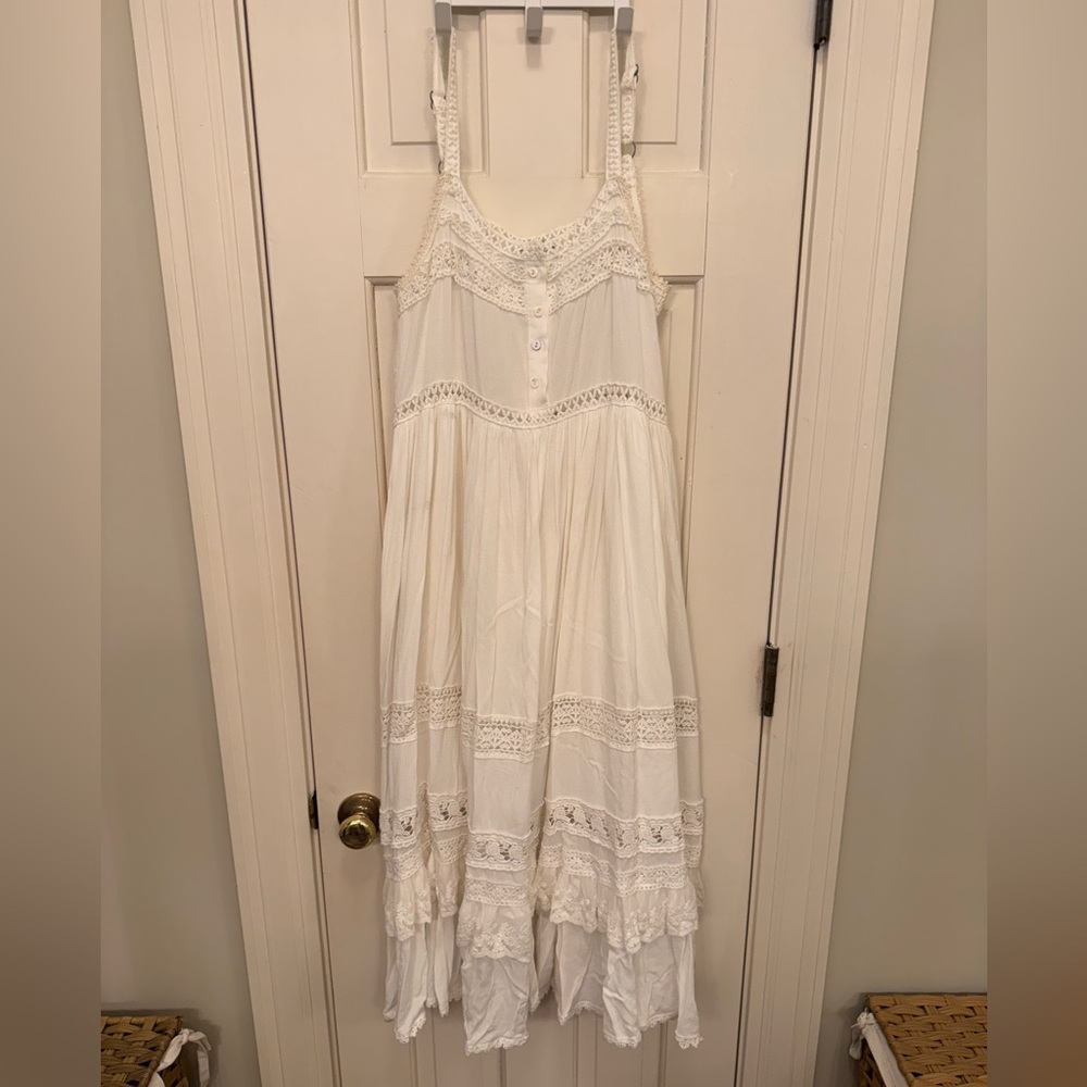 Miou Muse White Lace Maxi Dress